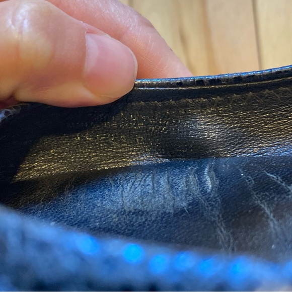 Tory Burch black/gray shiny textured leather flats metal logo size 8.5 - Picture 6 of 8